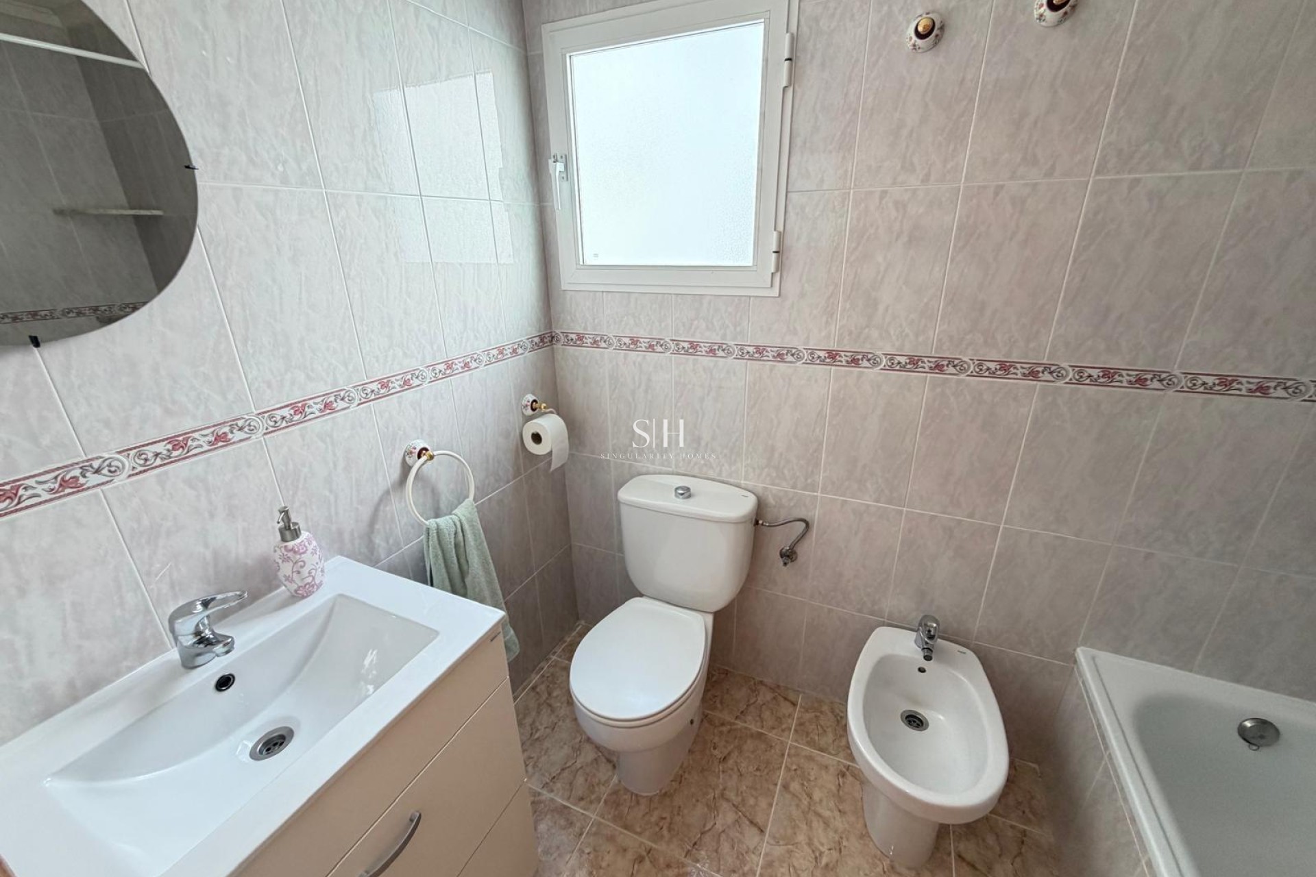 Odsprzedaż - Mieszkanie w bloku - Torrevieja - Playa del Cura