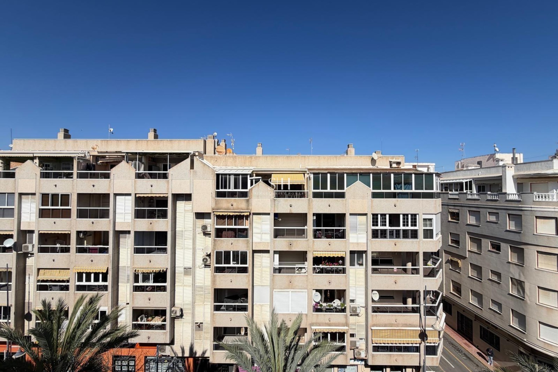 Odsprzedaż - Mieszkanie w bloku - Torrevieja - Playa del Cura