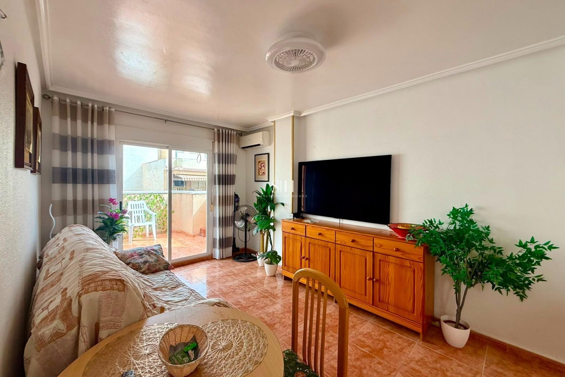 Odsprzedaż - Mieszkanie w bloku - Torrevieja - Playa del Cura