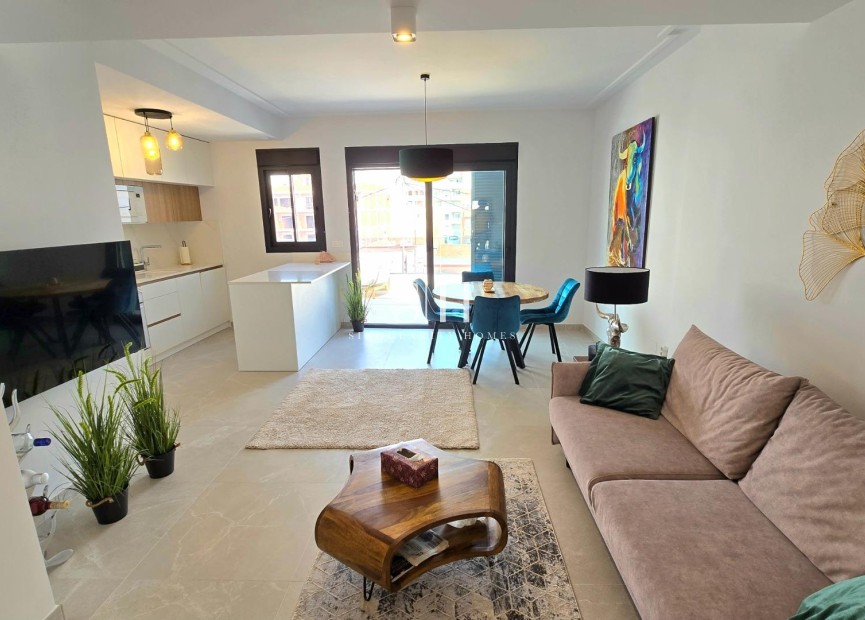 Odsprzedaż - Mieszkanie w bloku - Torrevieja - Playa del Cura
