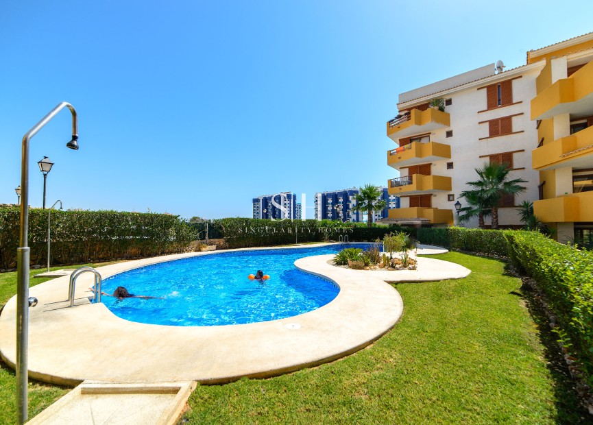 Odsprzedaż - Mieszkanie w bloku - Torrevieja - Punta prima