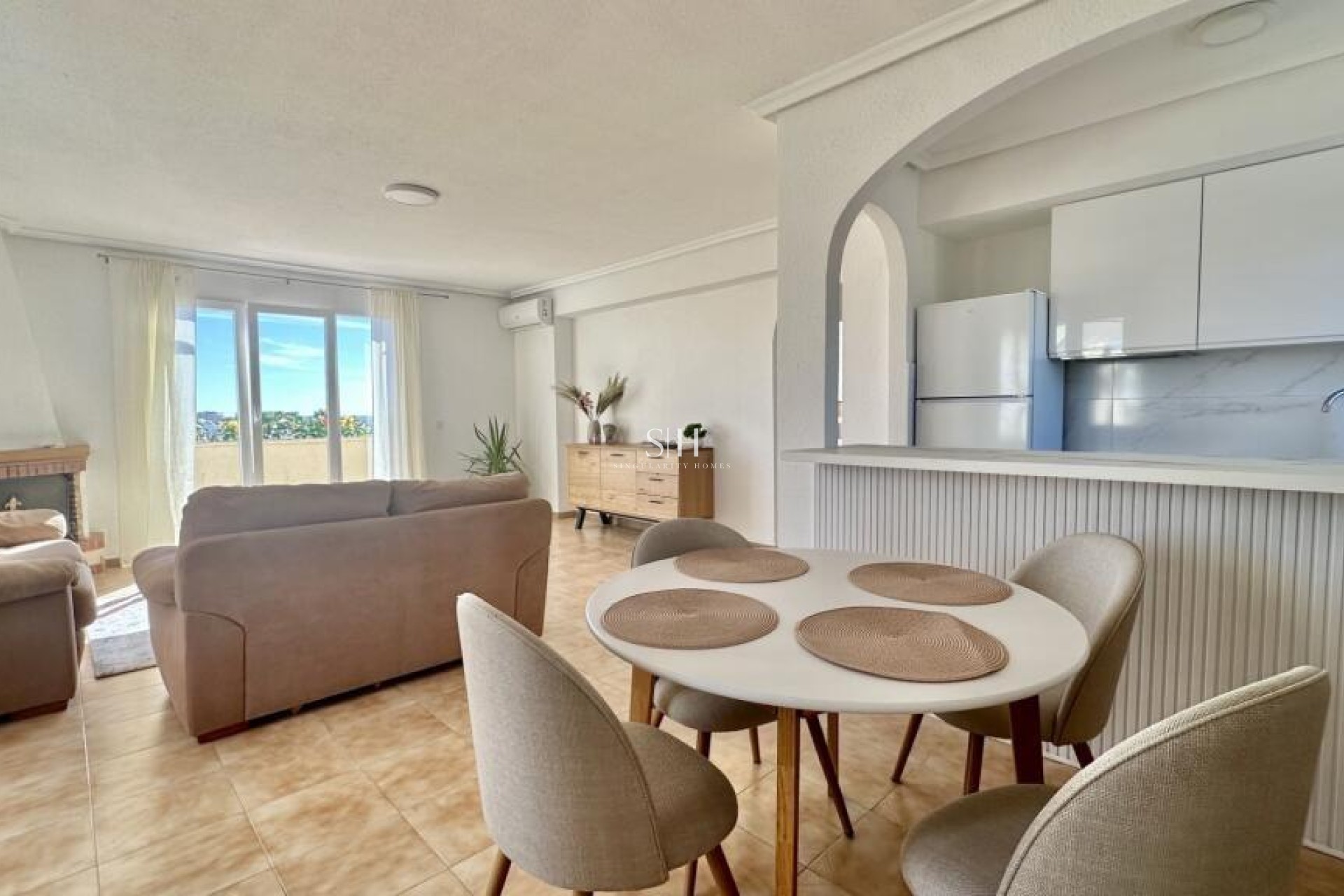 Odsprzedaż - Mieszkanie w bloku - Torrevieja - Punta prima