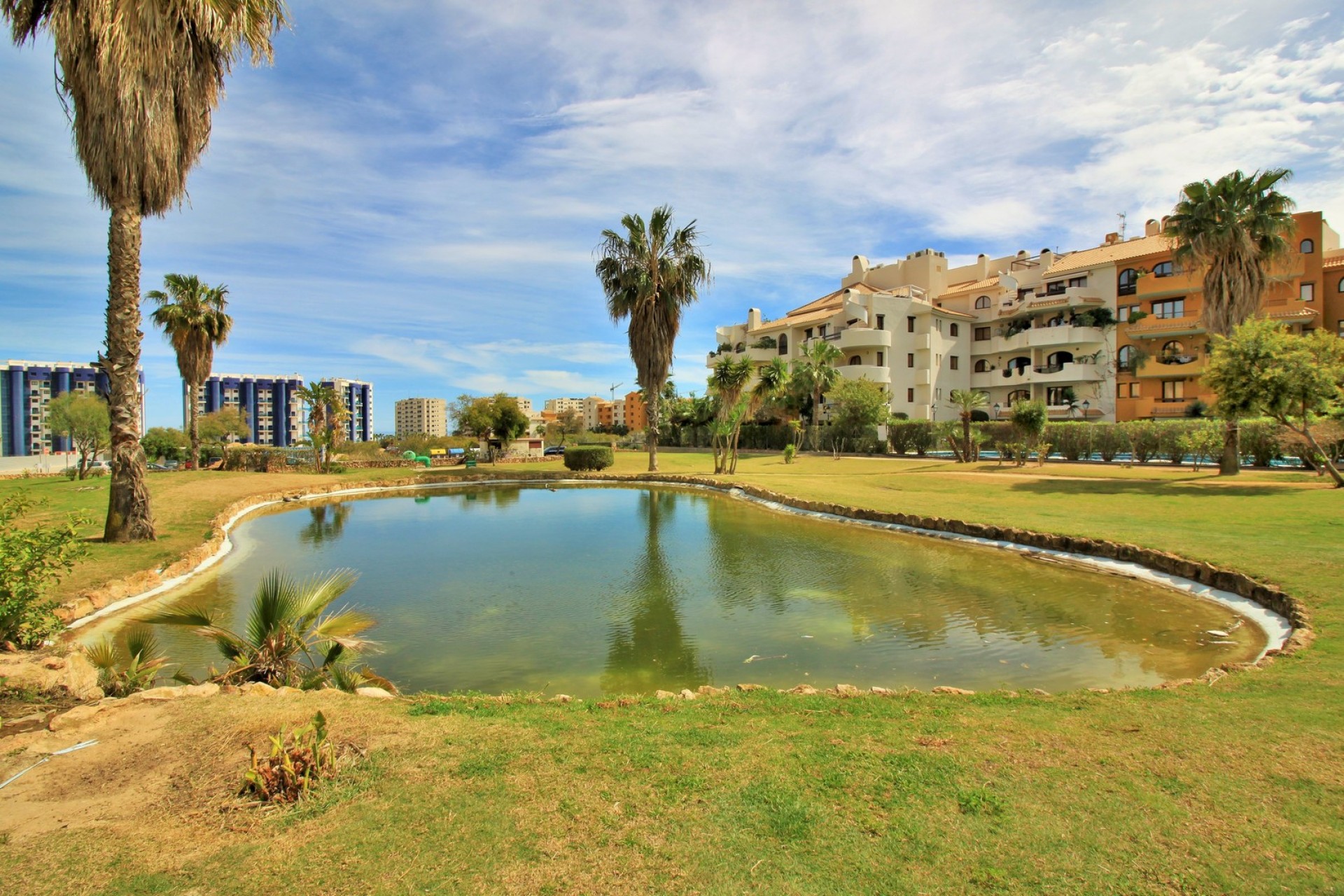 Odsprzedaż - Mieszkanie w bloku - Torrevieja - Punta prima