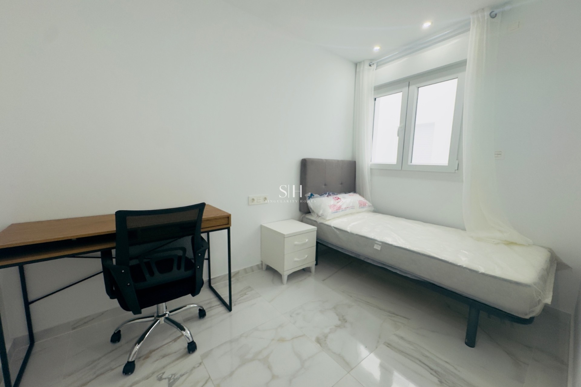 Odsprzedaż - Mieszkanie w bloku - Torrevieja - Torrevieja*