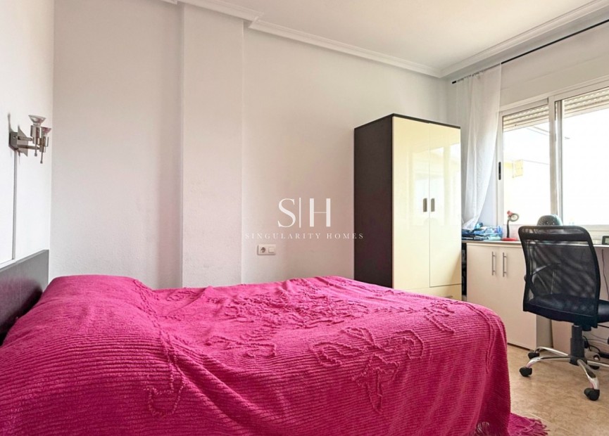 Odsprzedaż - Mieszkanie w bloku - Torrevieja