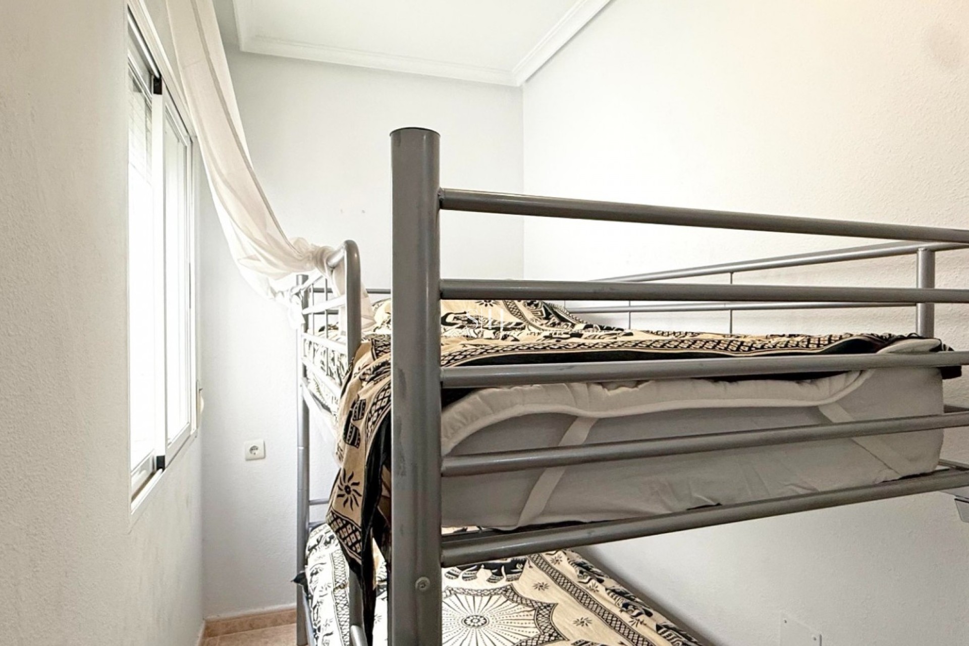 Odsprzedaż - Mieszkanie w bloku - Torrevieja