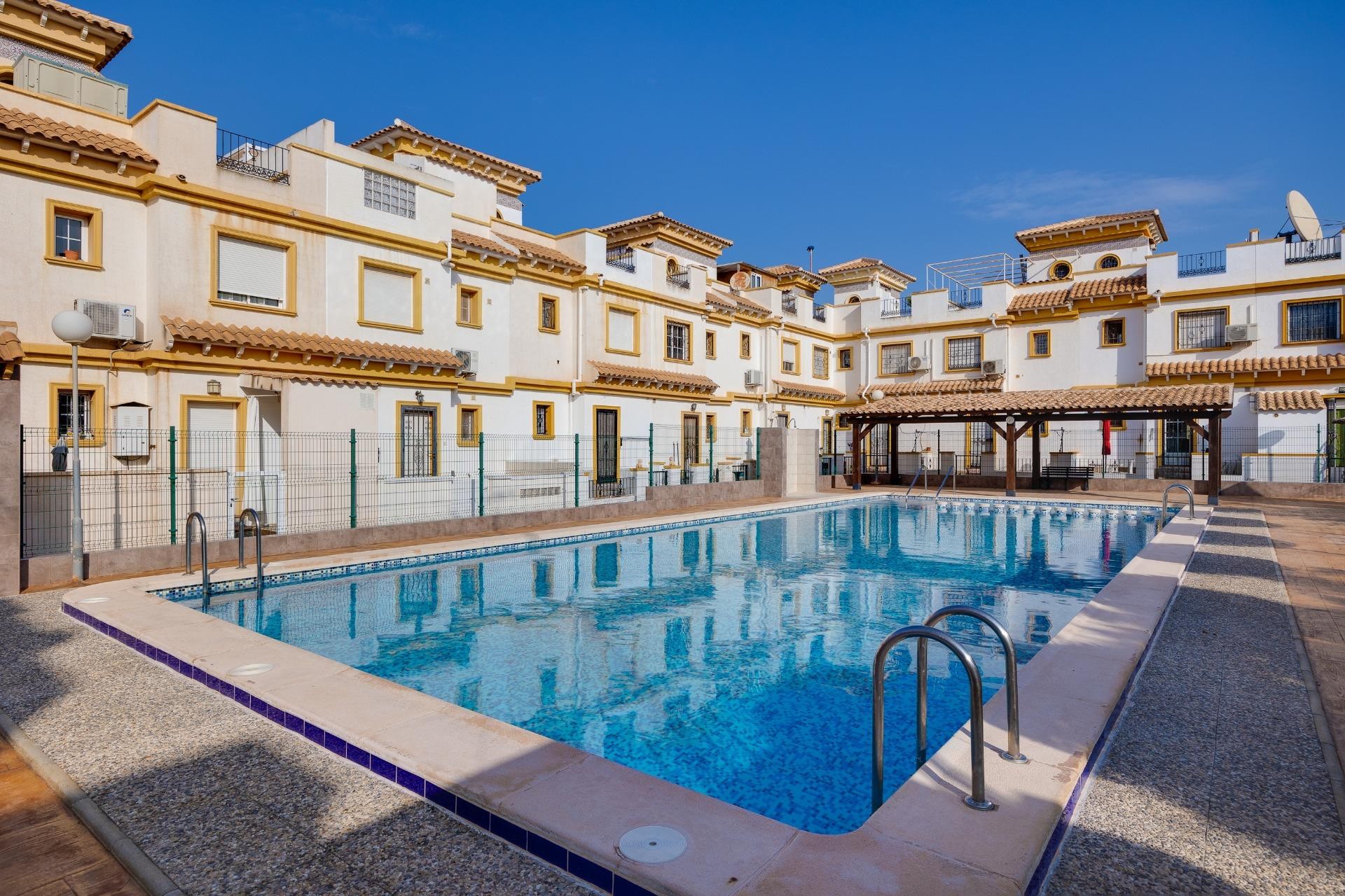 Odsprzedaż - Town House - Torrevieja - Aguas Nuevas 2