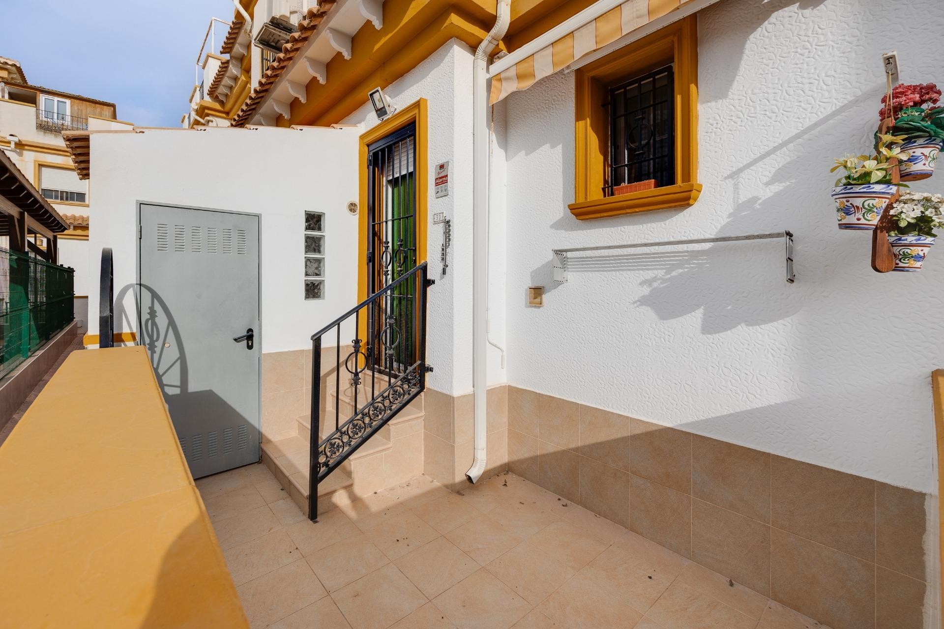 Odsprzedaż - Town House - Torrevieja - Aguas Nuevas 2