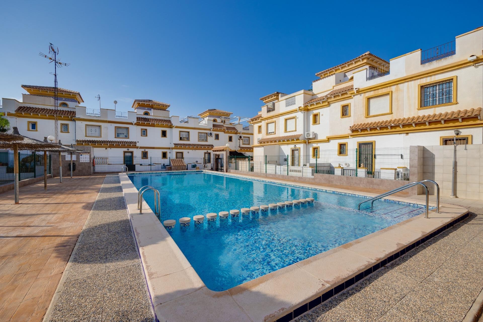 Odsprzedaż - Town House - Torrevieja - Aguas Nuevas 2