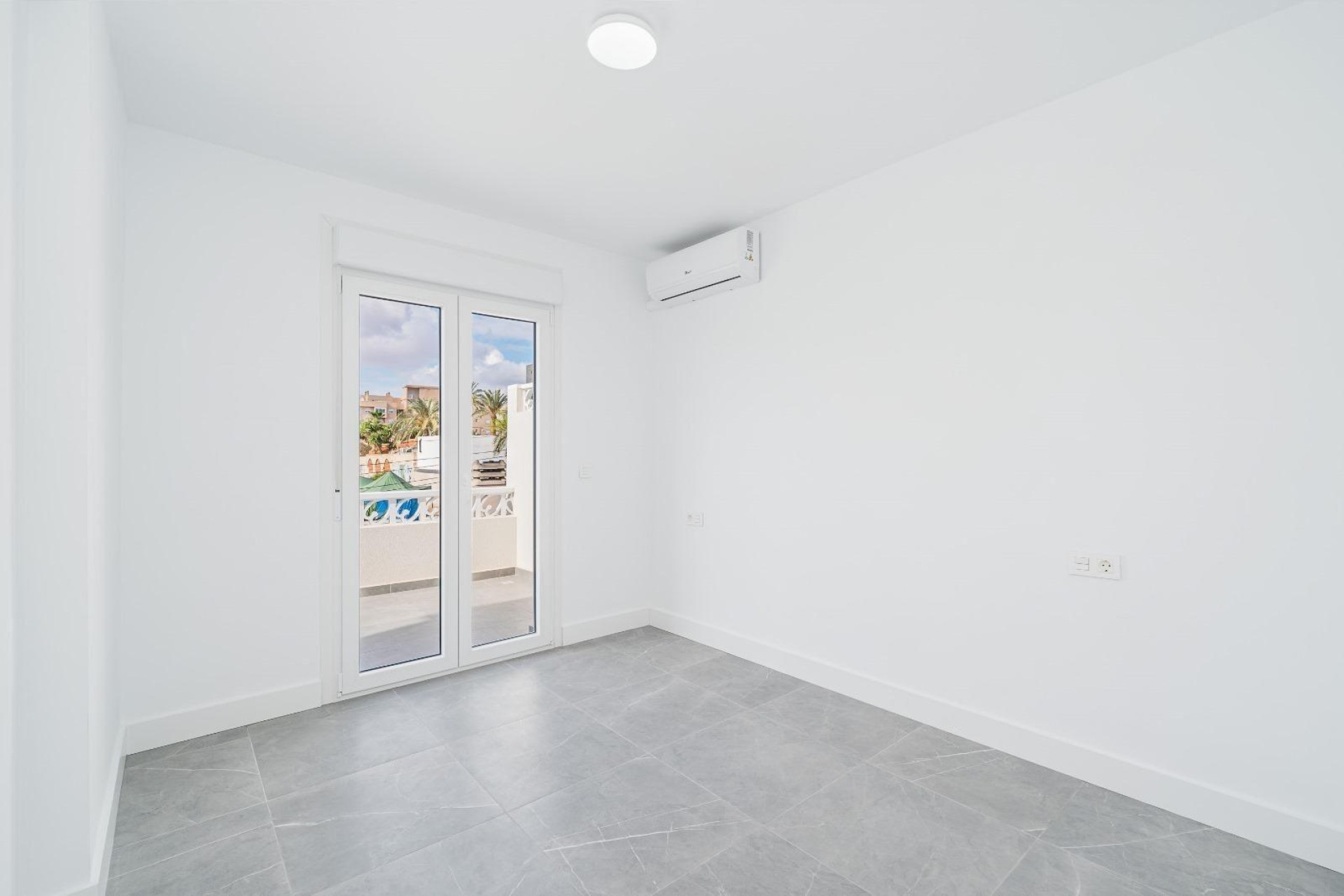 Odsprzedaż - Town House - Torrevieja - Calas Blanca