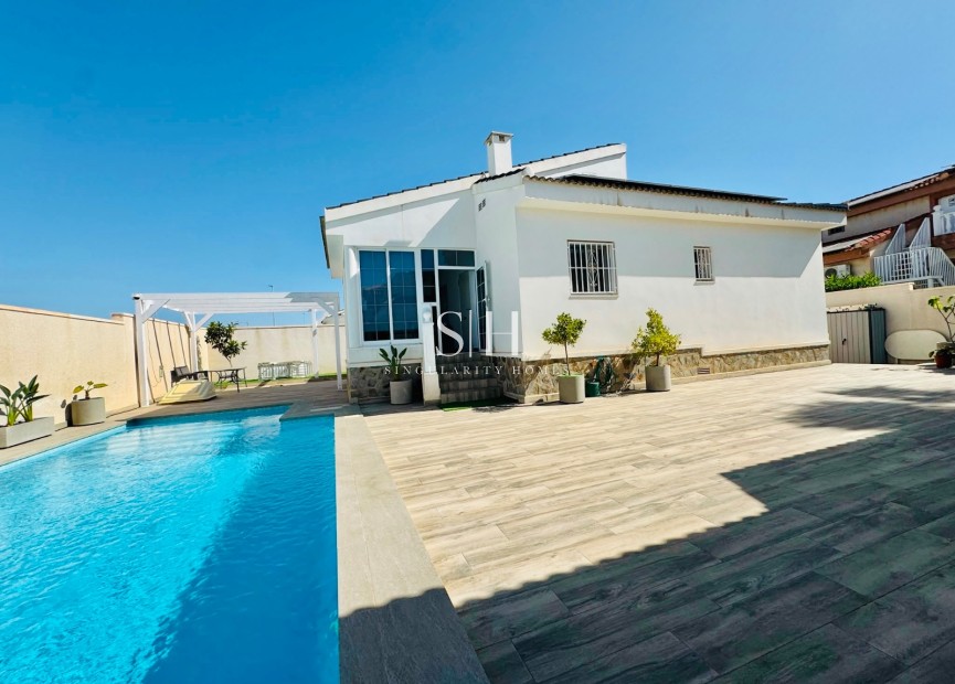 Odsprzedaż - Villa - Ciudad Quesada