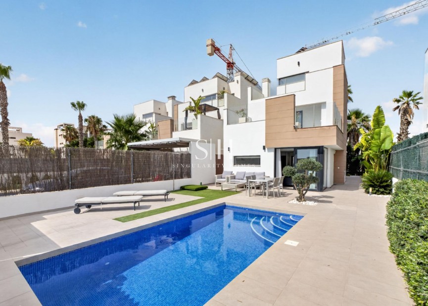 Odsprzedaż - Villa - Guardamar del Segura - EL RASO