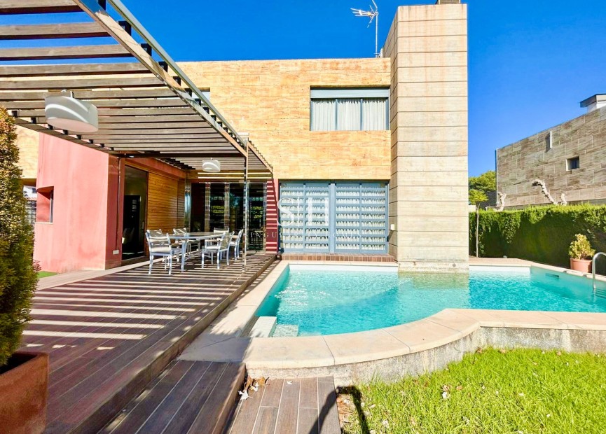 Odsprzedaż - Villa - Orihuela Costa - Campoamor