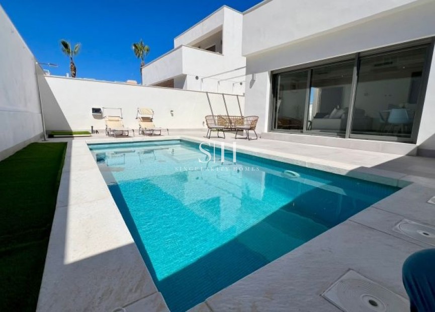 Odsprzedaż - Villa - Orihuela Costa - Costa Blanca