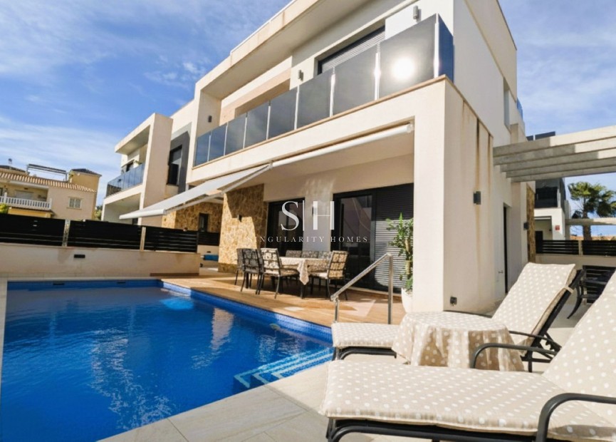 Odsprzedaż - Villa - Orihuela Costa - Costa Blanca
