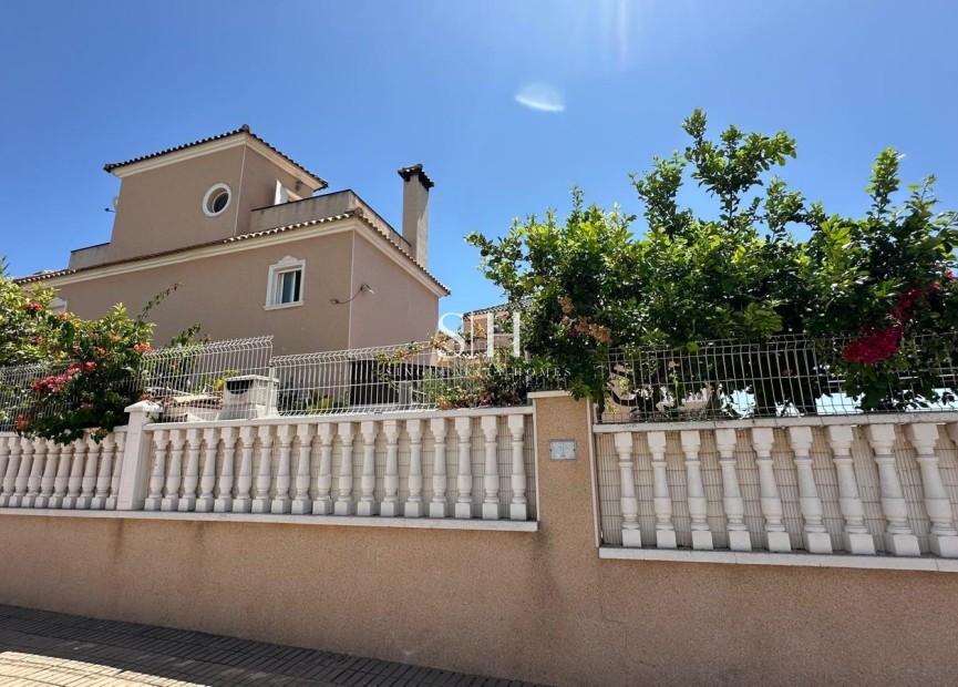 Odsprzedaż - Villa - Orihuela Costa - La Regia