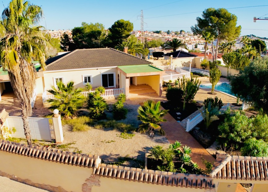 Odsprzedaż - Villa - Orihuela Costa - Las Filipinas