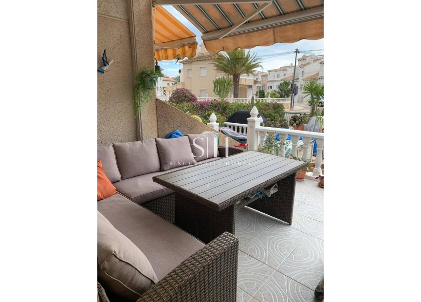 Odsprzedaż - Villa - Orihuela Costa - Las Filipinas