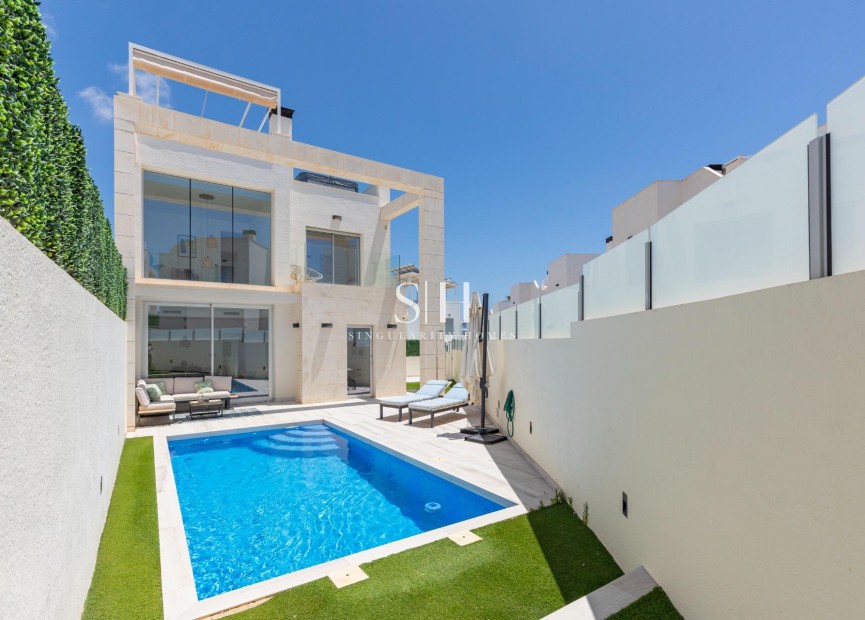 Odsprzedaż - Villa - Orihuela Costa - Lomas de Cabo Roig