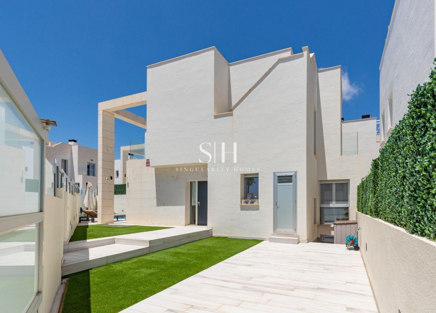 Odsprzedaż - Villa - Orihuela Costa - Lomas de Cabo Roig