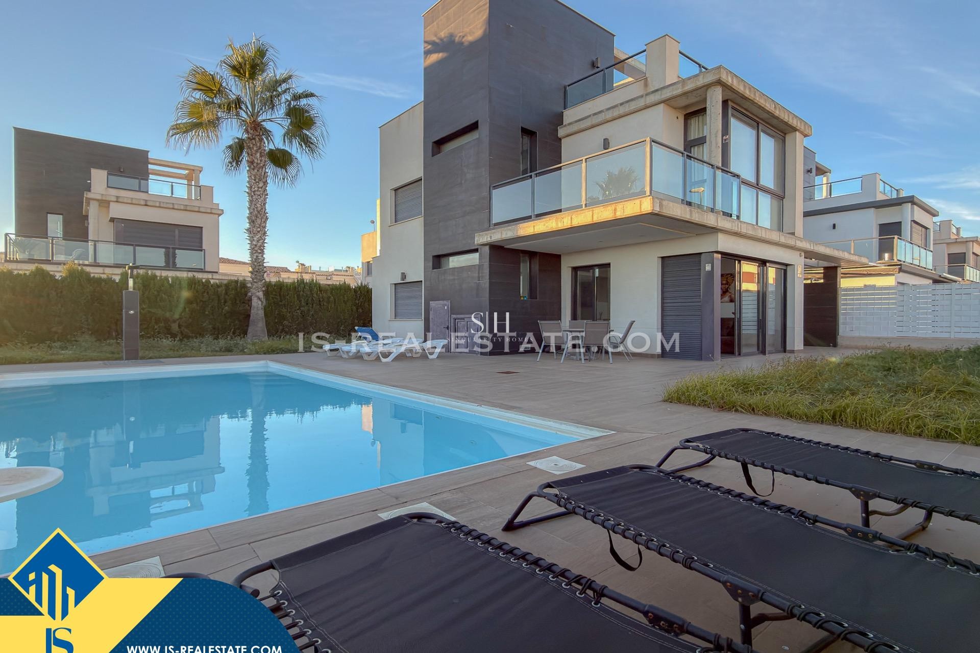 Odsprzedaż - Villa - Orihuela Costa - Lomas de Cabo Roig