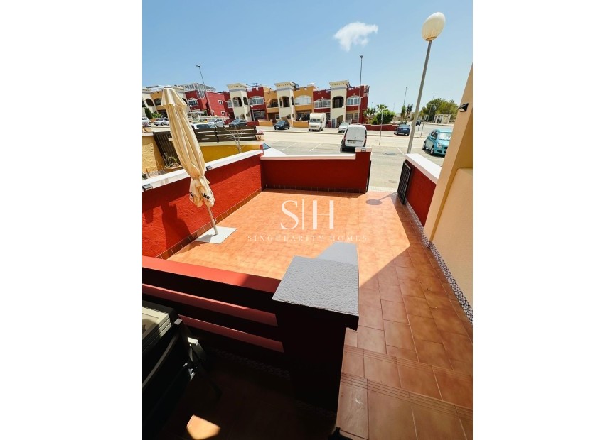 Odsprzedaż - Villa - Orihuela Costa - Los Altos