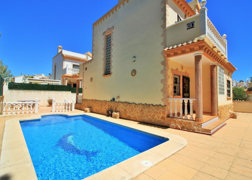 Odsprzedaż - Villa - Orihuela Costa - Los Dolses