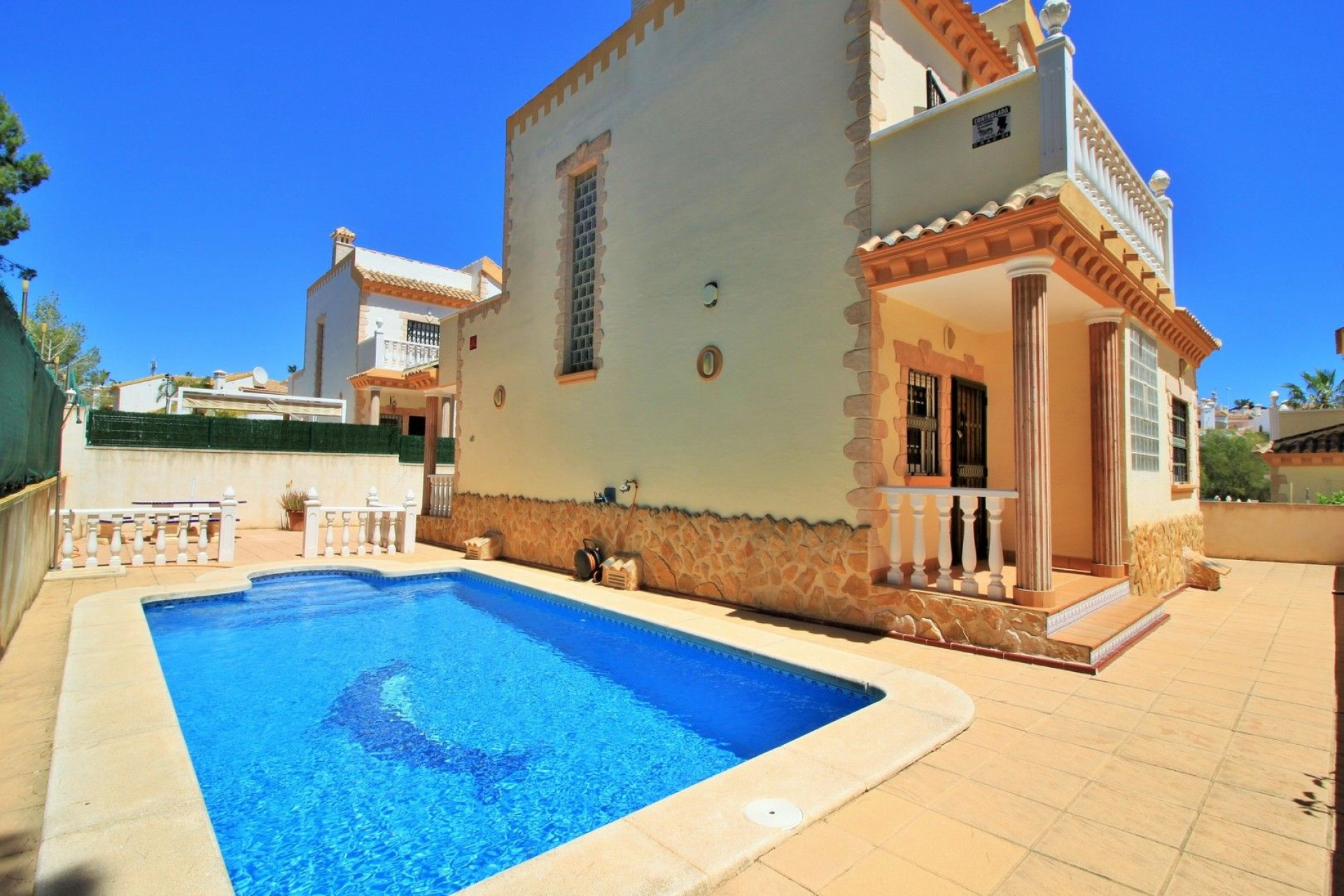 Odsprzedaż - Villa - Orihuela Costa - Los Dolses