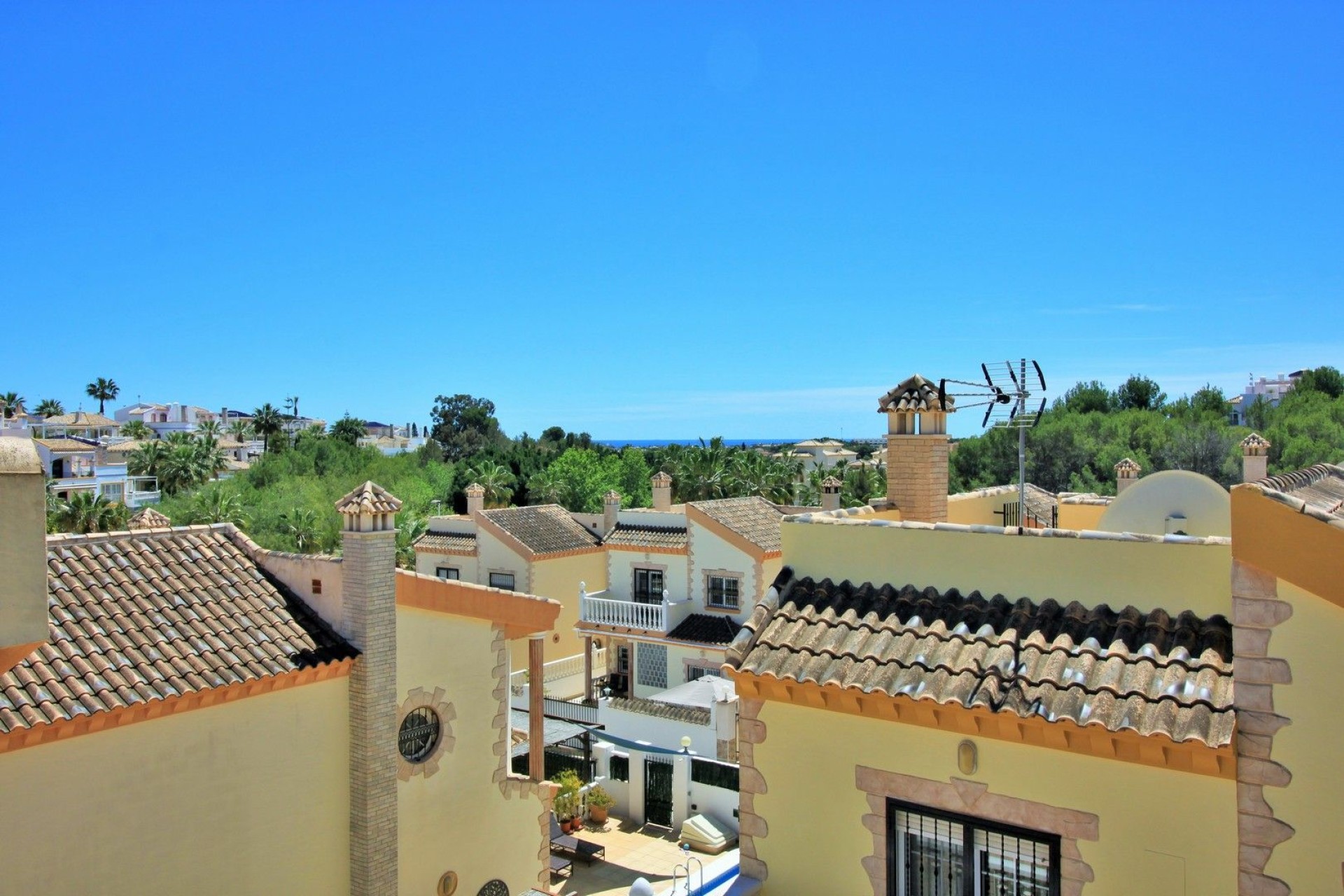 Odsprzedaż - Villa - Orihuela Costa - Los Dolses