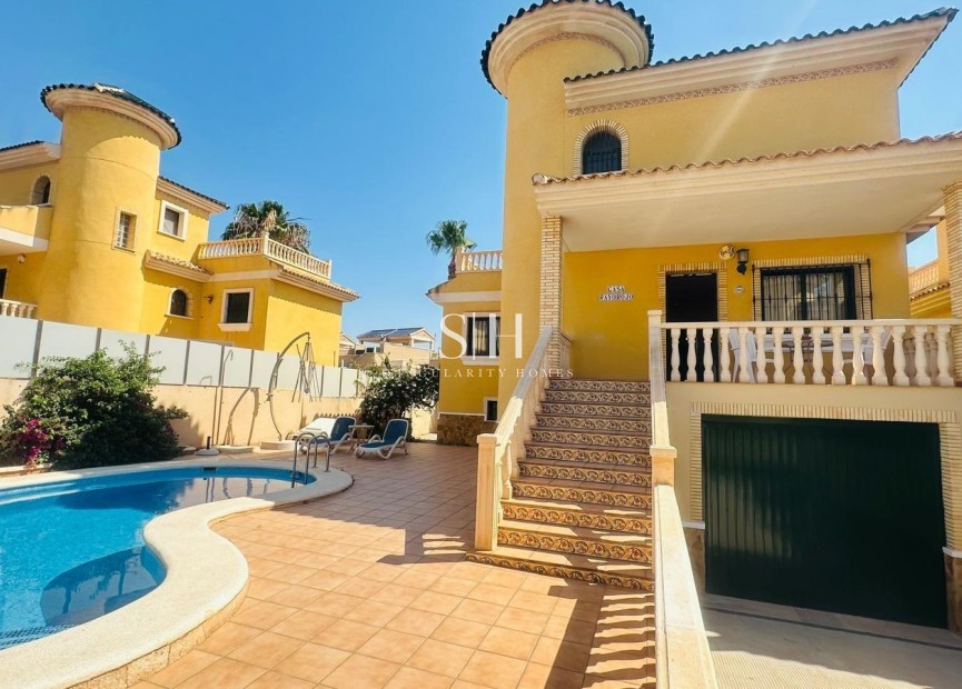 Odsprzedaż - Villa - Orihuela Costa - PAU 8