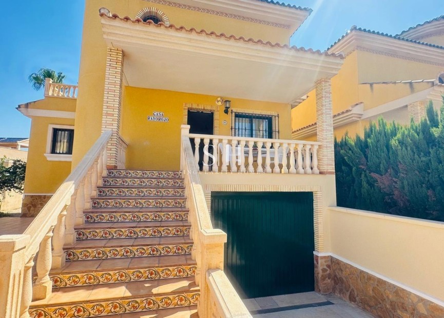 Odsprzedaż - Villa - Orihuela Costa - PAU 8