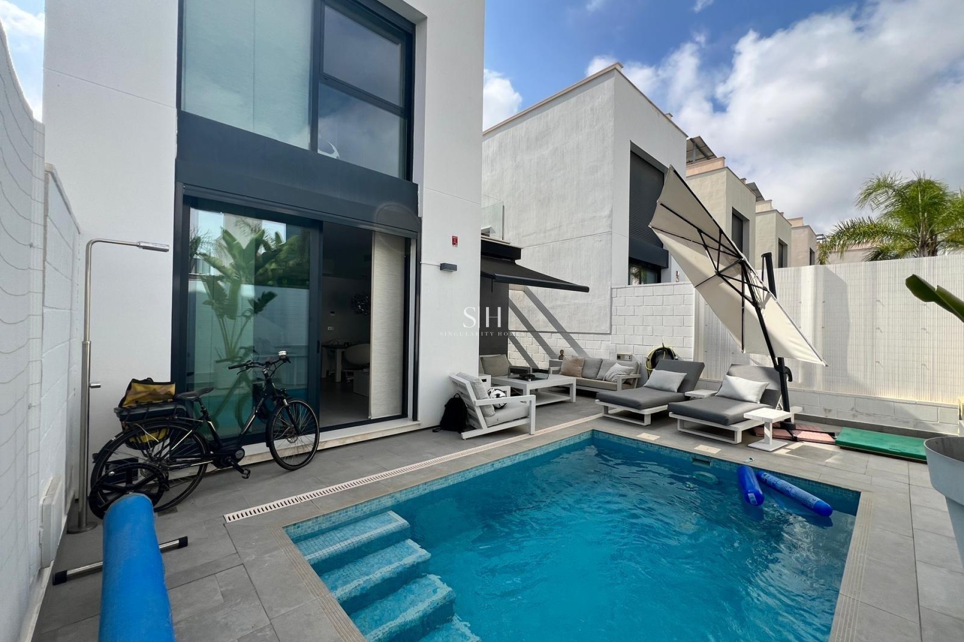 Odsprzedaż - Villa - Orihuela Costa - Villamartín-las Filipinas
