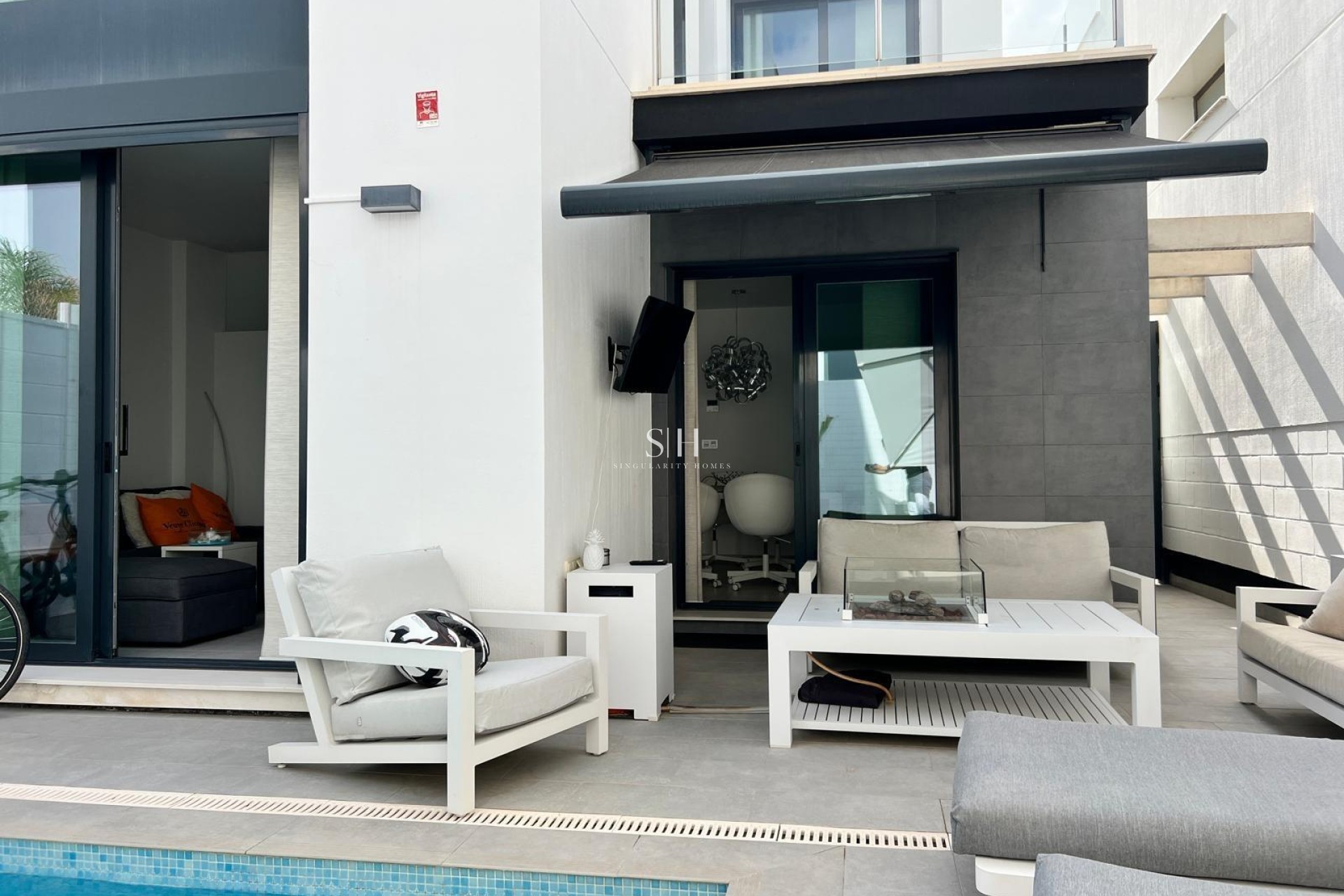 Odsprzedaż - Villa - Orihuela Costa - Villamartín-las Filipinas