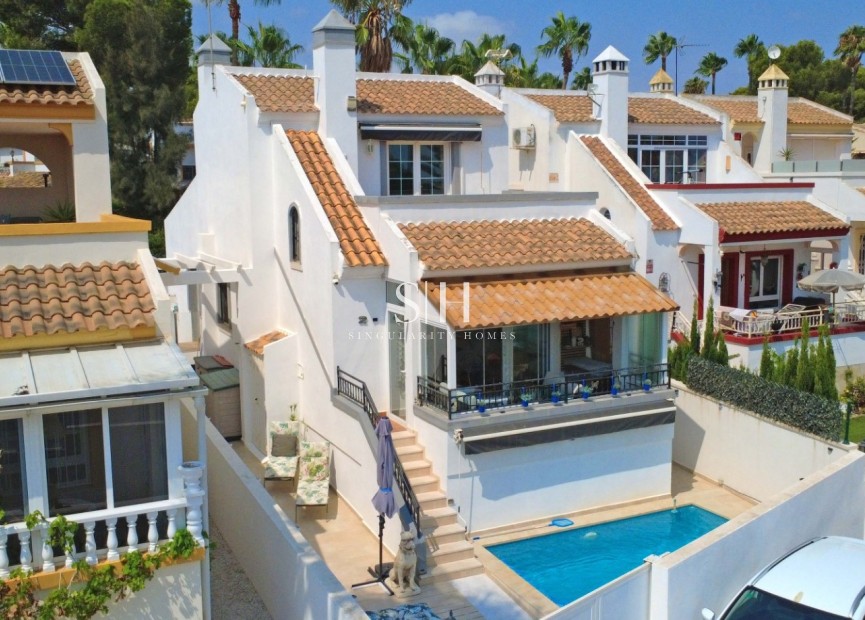 Odsprzedaż - Villa - Orihuela Costa - Villamartín