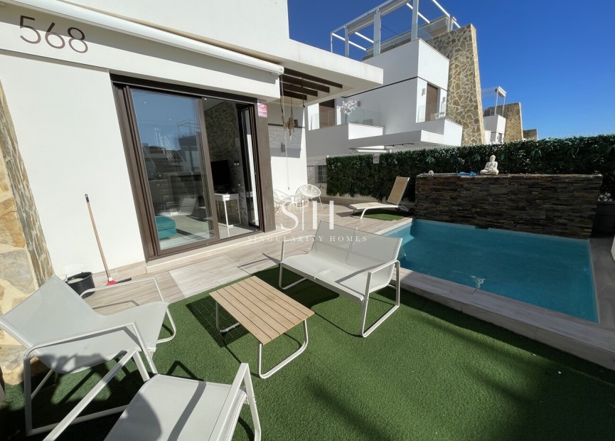 Odsprzedaż - Villa - Orihuela Costa - Villamartin