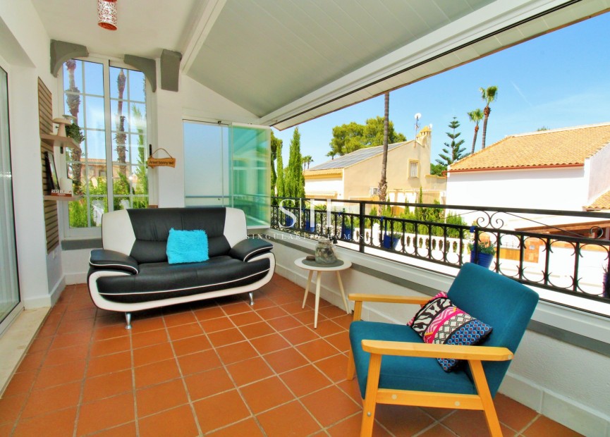 Odsprzedaż - Villa - Orihuela Costa - Villamartin