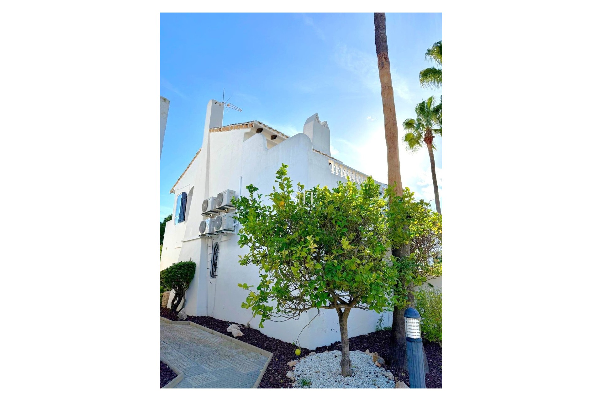 Odsprzedaż - Villa - Orihuela Costa - Villamartin