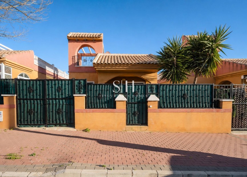 Odsprzedaż - Villa - Torrevieja - Aguas Nuevas