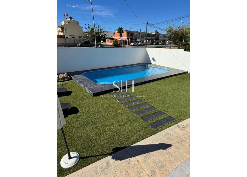 Odsprzedaż - Villa - Torrevieja - Los Balcones - Los Altos del Edén