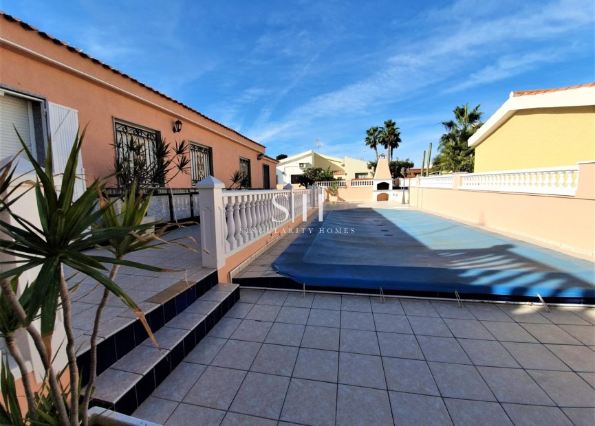Odsprzedaż - Villa - Torrevieja - Los Frutales