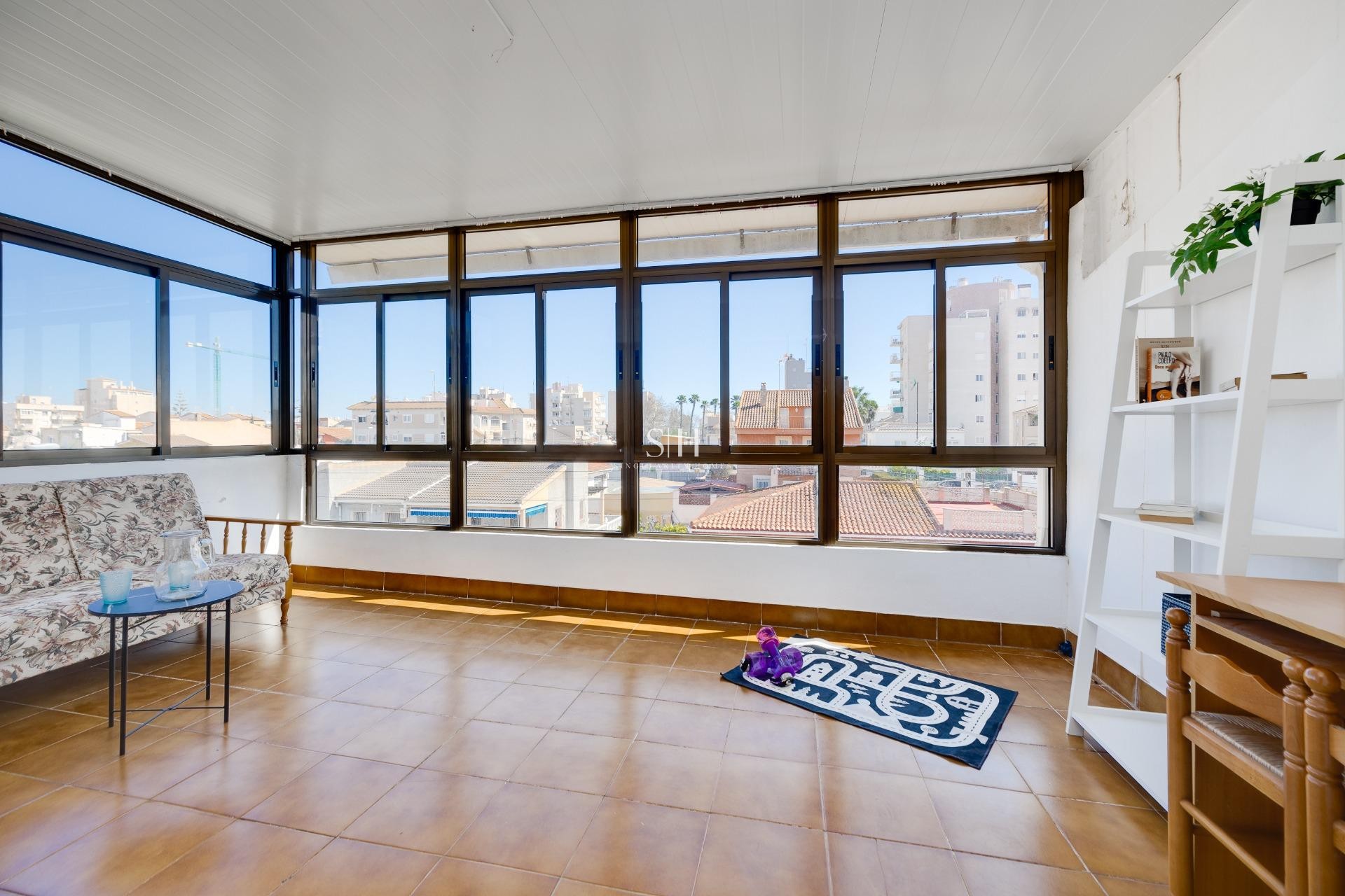 Odsprzedaż - Villa - Torrevieja - Nueva Torrevieja