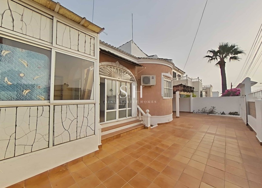 Odsprzedaż - Villa - Torrevieja - San Luis