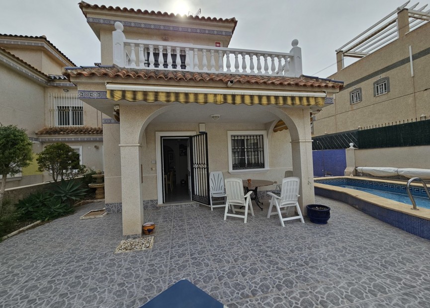 Odsprzedaż - Villa - Villamartin - Costa Blanca