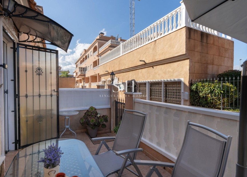 Перепродажа - Casa - Orihuela Costa - Los Dolses