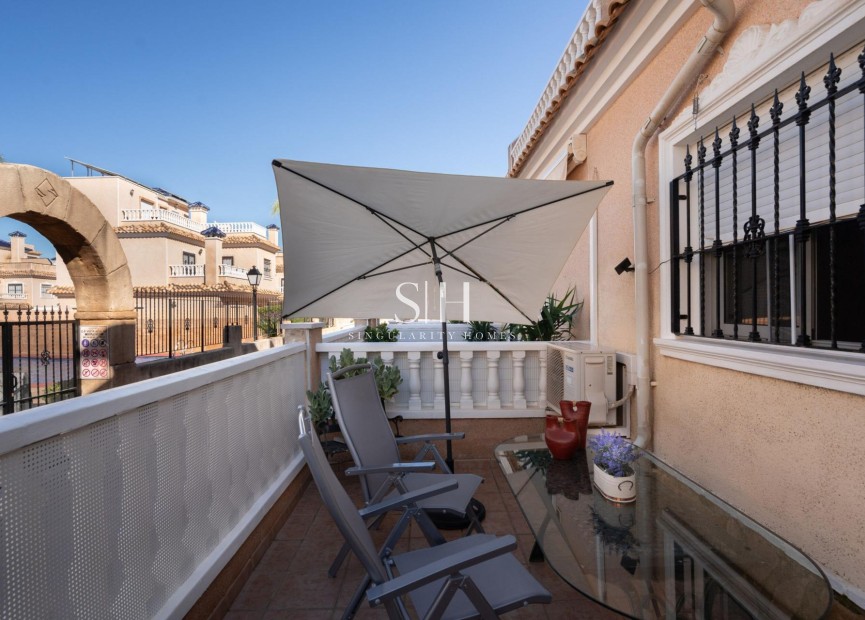 Перепродажа - Casa - Orihuela Costa - Los Dolses