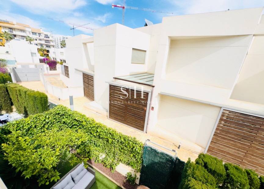 Перепродажа - Casa - Orihuela Costa - Punta Prima