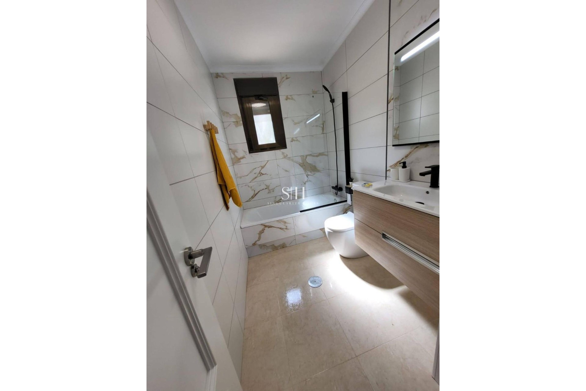 Перепродажа - Casa - San Miguel de Salinas - Ciudad de las comunicaciones