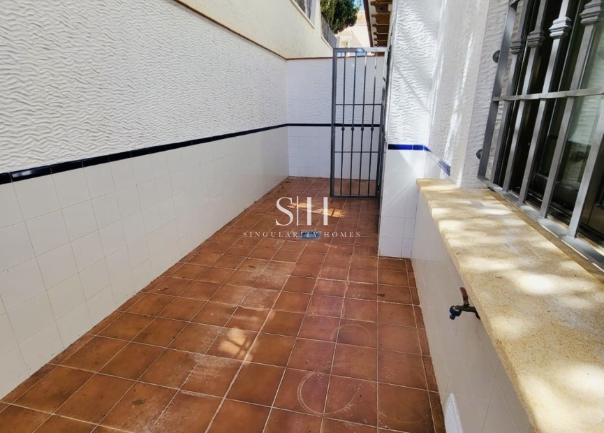 Перепродажа - Casa - San Miguel de Salinas - Inland