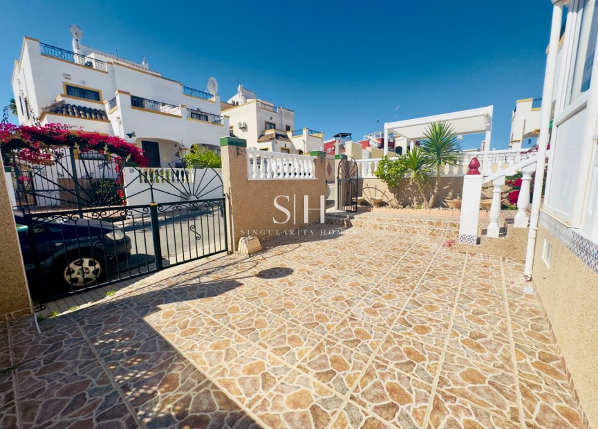 Перепродажа - Casa - Torrevieja - Lago Jardín II