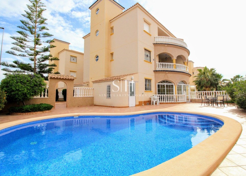 Перепродажа - Квартира / квартира - Orihuela Costa - Lomas de Cabo Roig